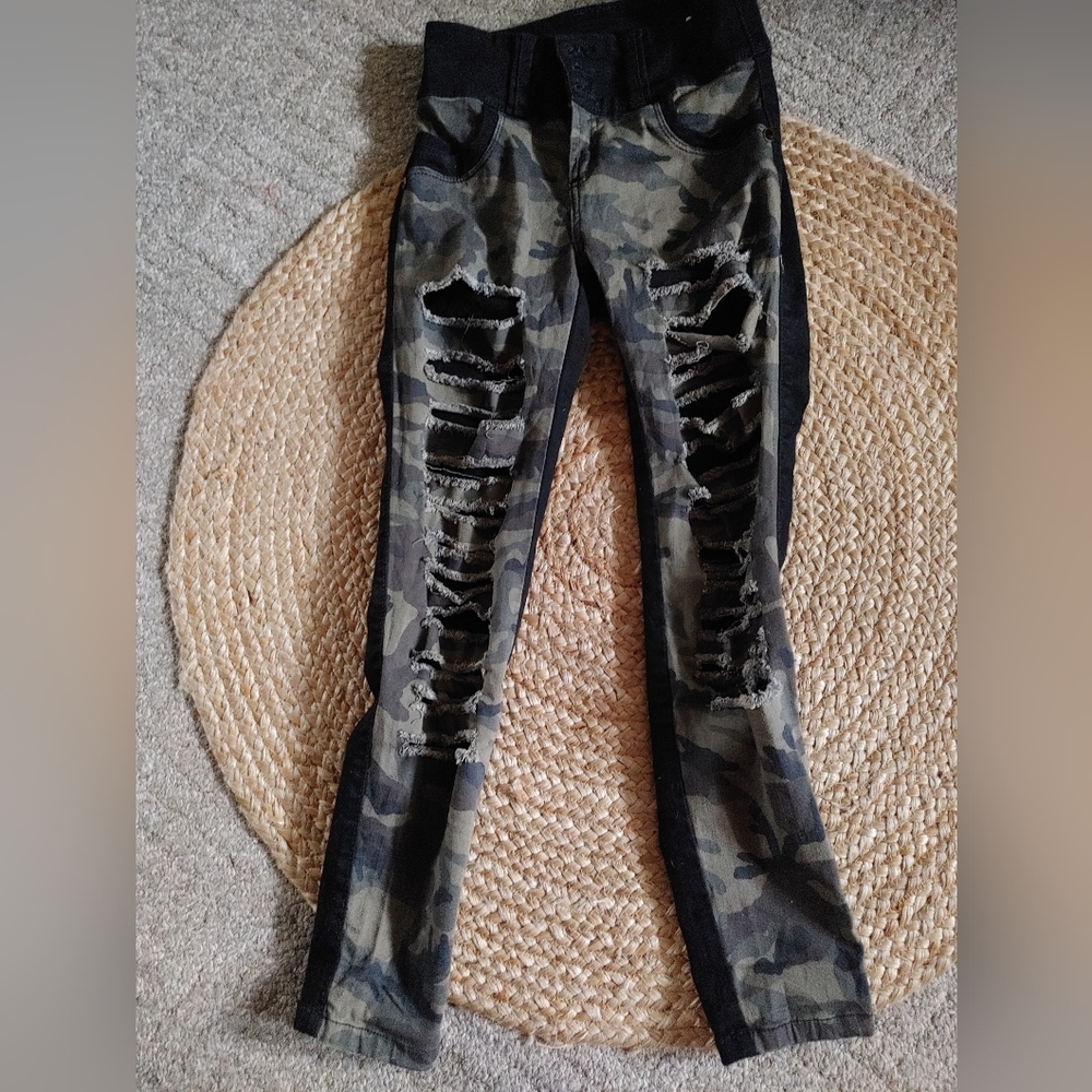 Revel Camo Jeans SZ.1 - Picture 2 of 11